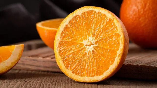 Oranges at night for weight loss: the benefits and harms, is it possible to eat in the evening