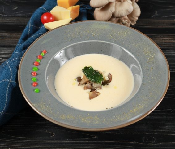 Oyster mushroom cream soup: recipes with potatoes, cream