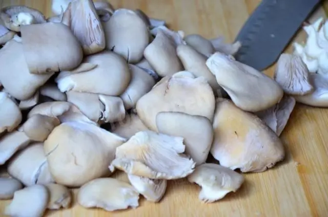 Oyster mushrooms: how much to fry in a pan, delicious cooking recipes