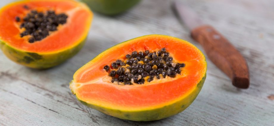 Papaya: benefits and harms