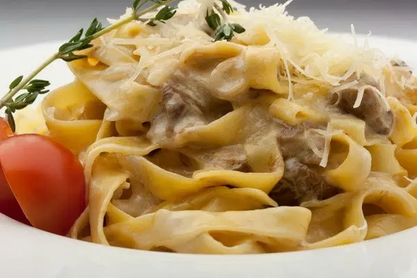 Pasta with mushrooms: cooking recipes