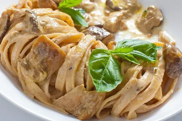 Pasta with mushrooms: cooking recipes