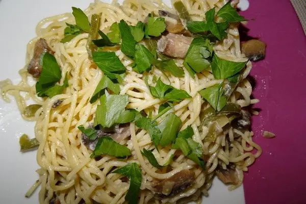 Pasta with mushrooms: cooking recipes