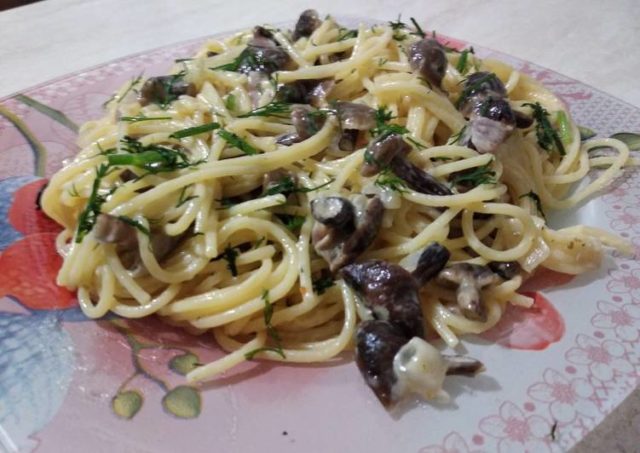 Pasta with mushrooms: recipes with photos