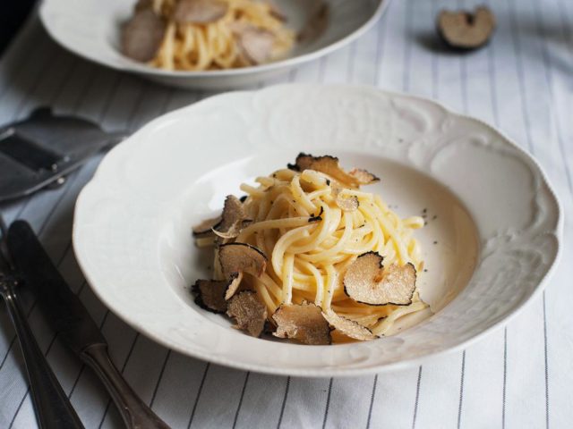 Pasta with truffle sauce: cooking recipes