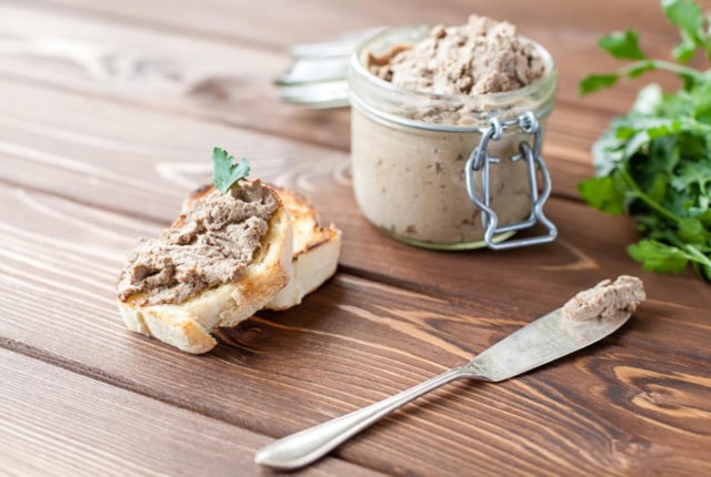 Pate of porcini mushrooms: recipes for the winter and for every day