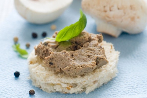 Pate of porcini mushrooms: recipes for the winter and for every day