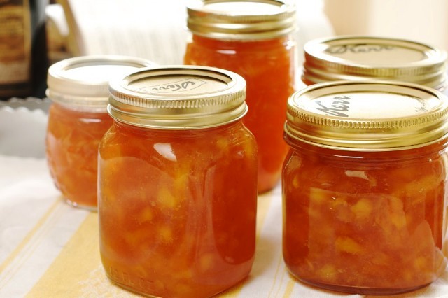 Peach chutney for the winter