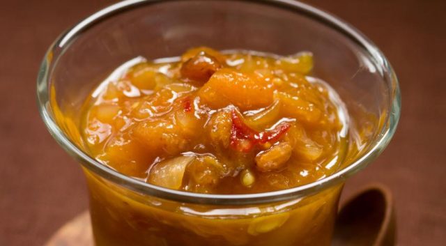 Peach chutney for the winter