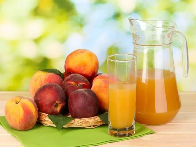 Peach juice at home for the winter
