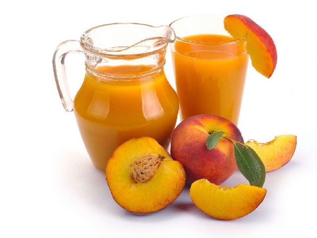 Peach juice at home for the winter