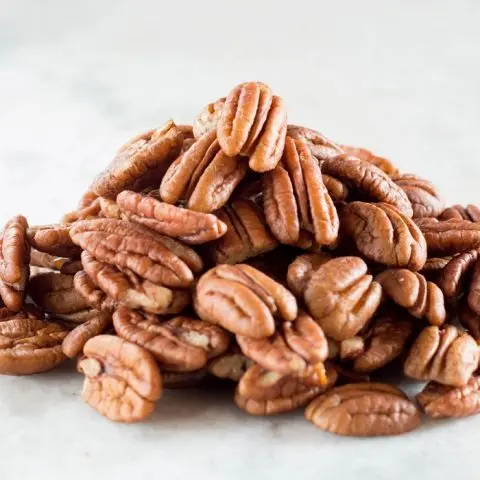 Pecan nut: benefits and harms