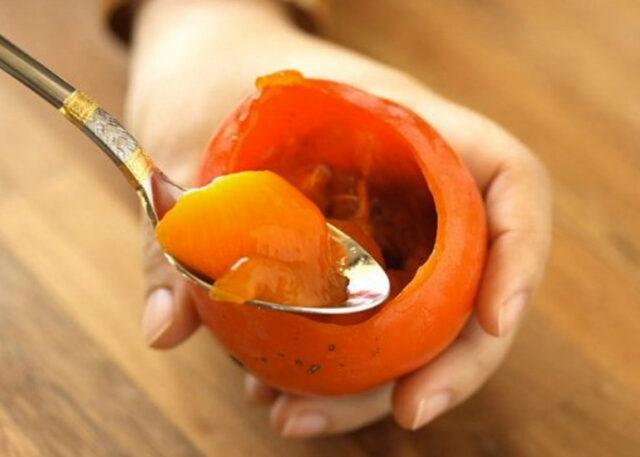 Persimmon for weight loss: is it possible to eat at night, how many calories