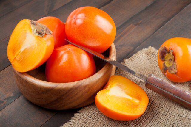 Persimmon Honey: variety description, useful properties and contraindications