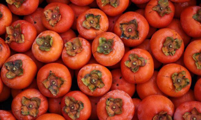 Persimmon Honey: variety description, useful properties and contraindications