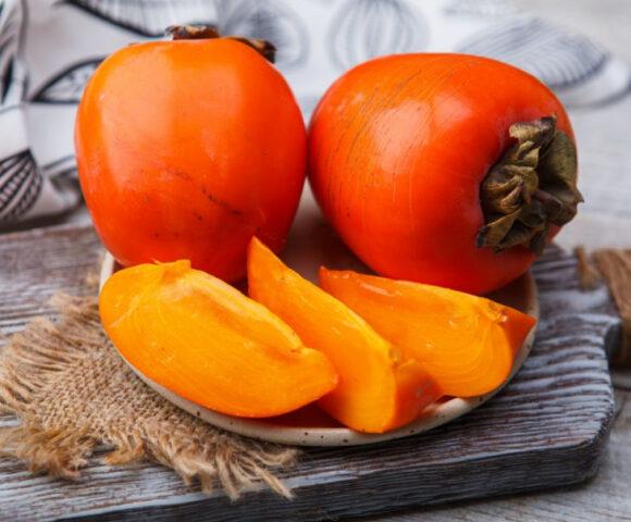 Persimmon Honey: variety description, useful properties and contraindications