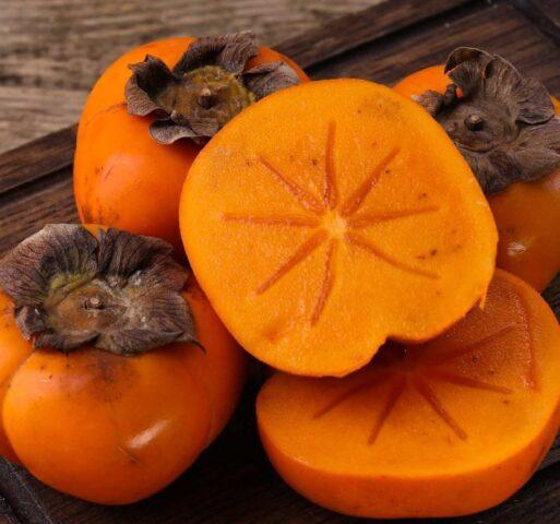 Persimmon varieties with photos and names: self-fertile, frost-resistant, early, best