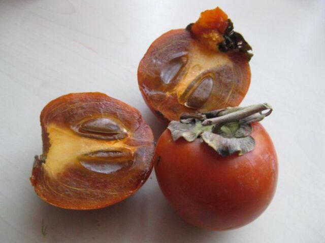 Persimmon varieties with photos and names: self-fertile, frost-resistant, early, best