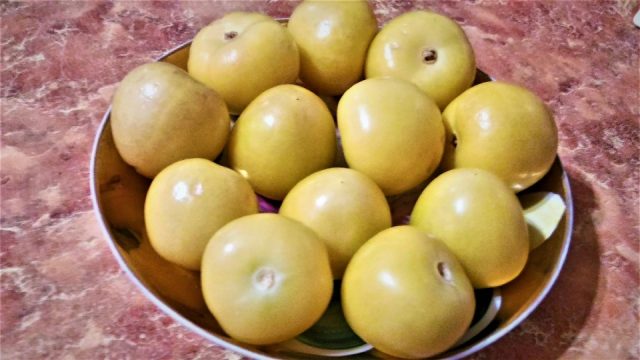 Physalis jam with orange