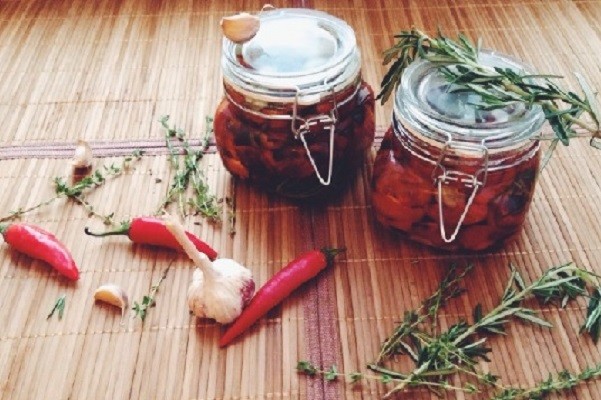 Pickled brown tomatoes