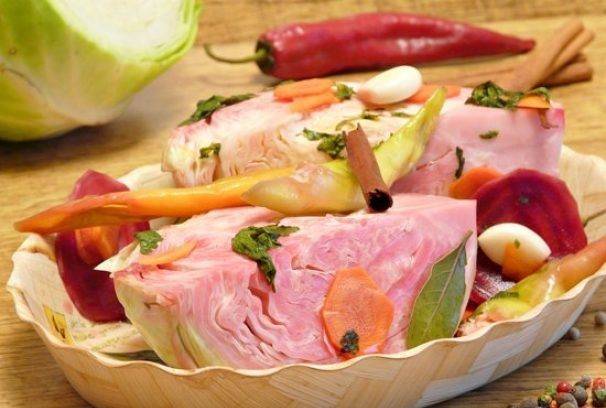 Pickled cabbage in large pieces of instant cooking: recipe