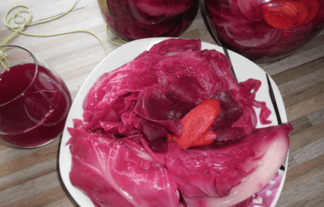 Pickled cabbage slices for the winter are very tasty