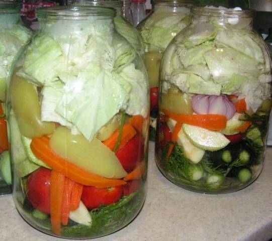 Pickled cabbage slices for the winter are very tasty