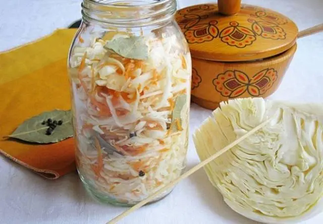 Pickled Cabbage with Oil and Vinegar