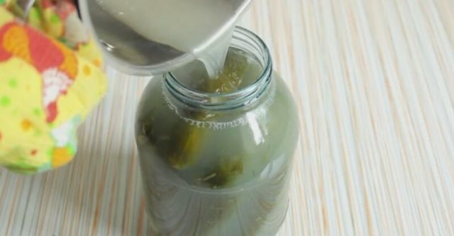 Pickled cucumbers Emerald: a recipe for the winter