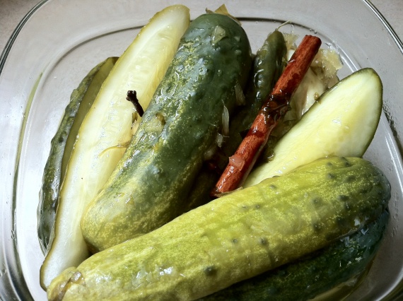 Pickled cucumbers gherkins: a recipe like in a store (store) for the winter