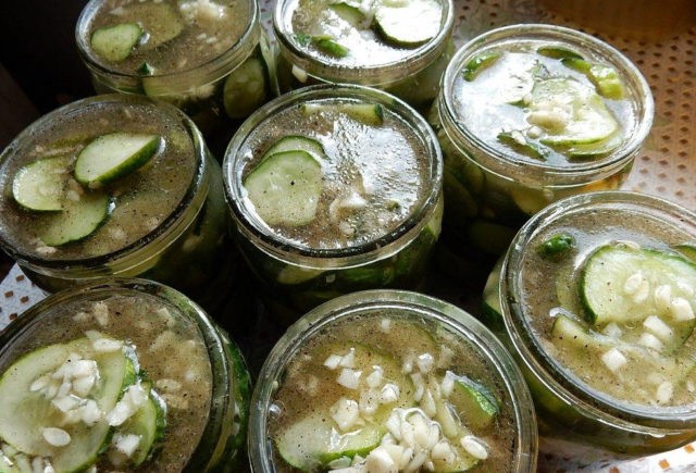 Pickled cucumbers in Polish: recipes for the winter