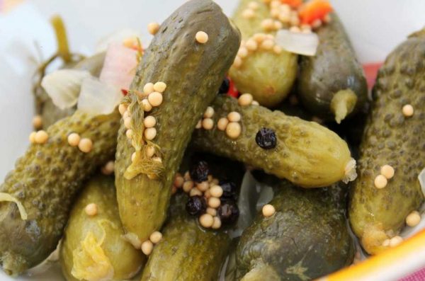 Pickled cucumbers like Bulgarian (in Bulgarian): the most delicious recipes for the winter with onions, carrots