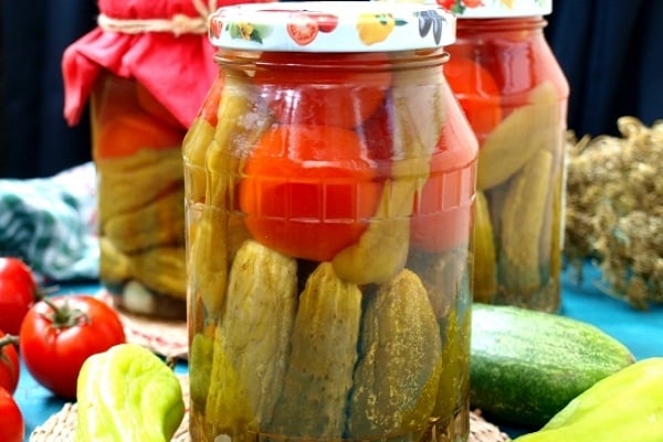 Pickled cucumbers like Bulgarian (in Bulgarian): the most delicious recipes for the winter with onions, carrots