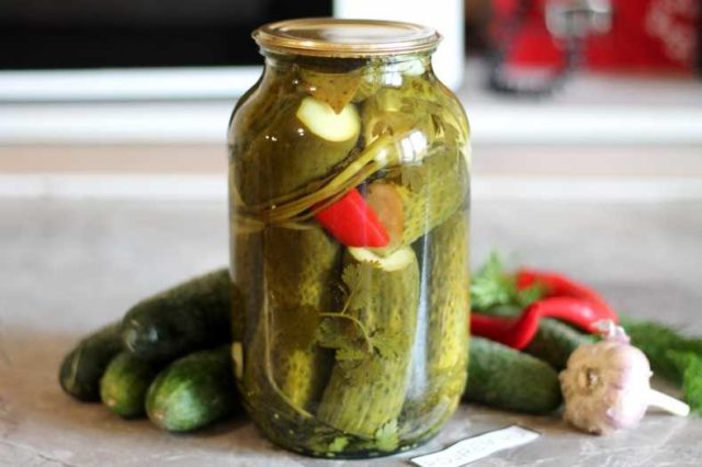 Pickled cucumbers like Bulgarian (in Bulgarian): the most delicious recipes for the winter with onions, carrots