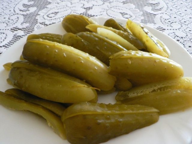 Pickled cucumbers like Bulgarian (in Bulgarian): the most delicious recipes for the winter with onions, carrots