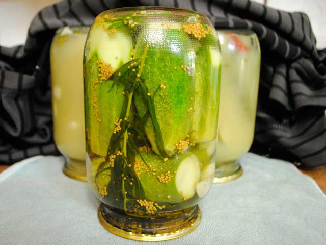 Pickled cucumbers with mustard seeds: recipes for the winter