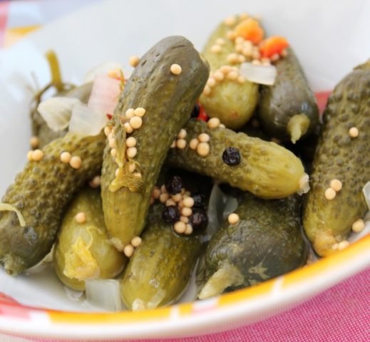 Pickled cucumbers with mustard seeds: recipes for the winter