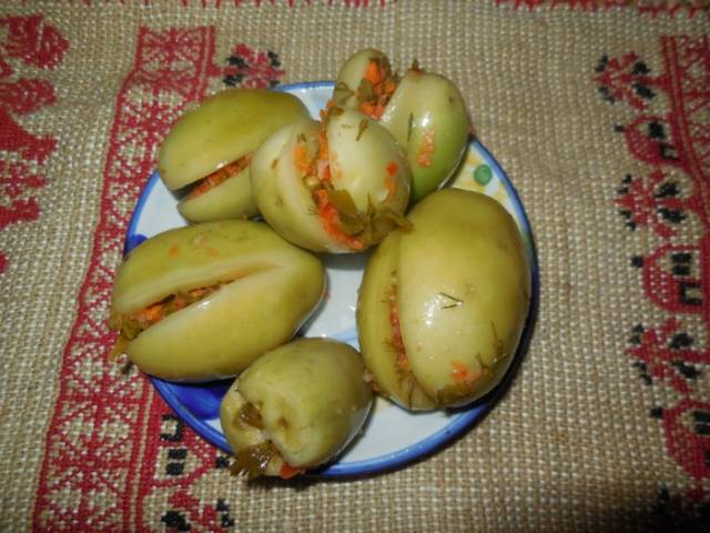 Pickled Green Tomatoes with Garlic Recipe