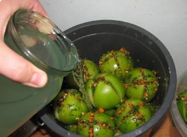 Pickled green tomatoes with stuffing