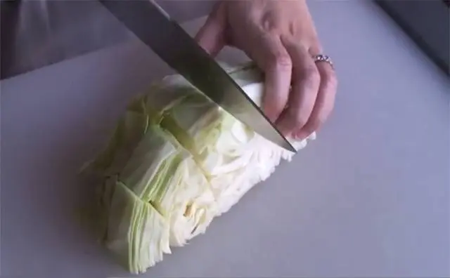 Pickled instant cabbage with beetroot chunks
