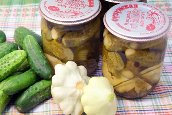 Pickled patissons with cucumbers for the winter: recipes for pickling, pickling, salads