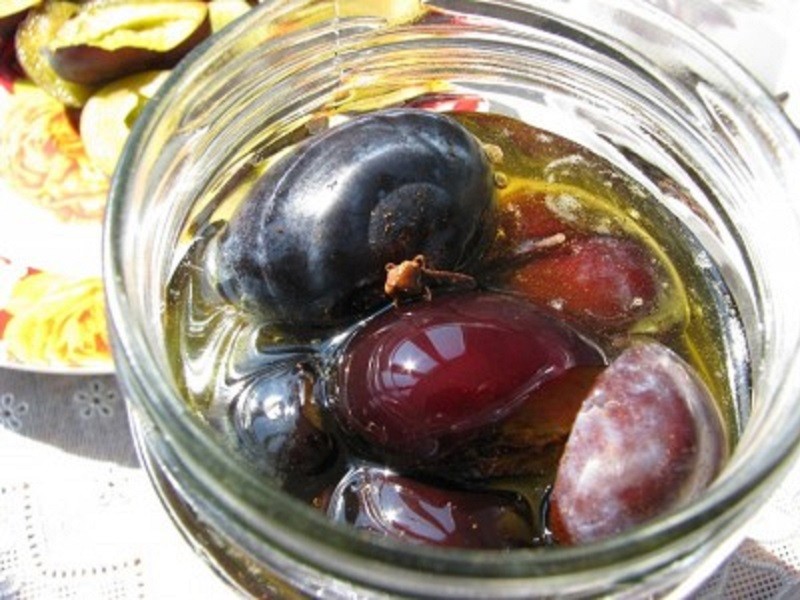 Pickled plums: 4 recipes