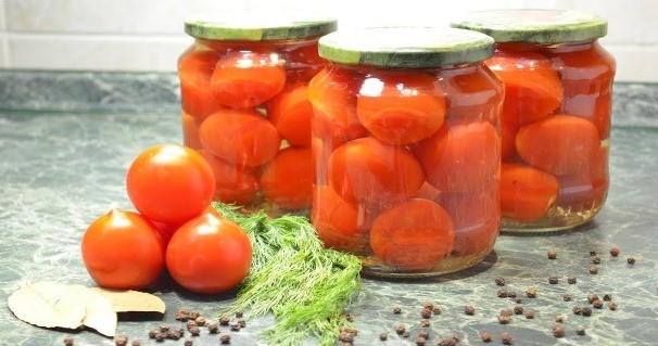 Pickled sweet and sour tomatoes