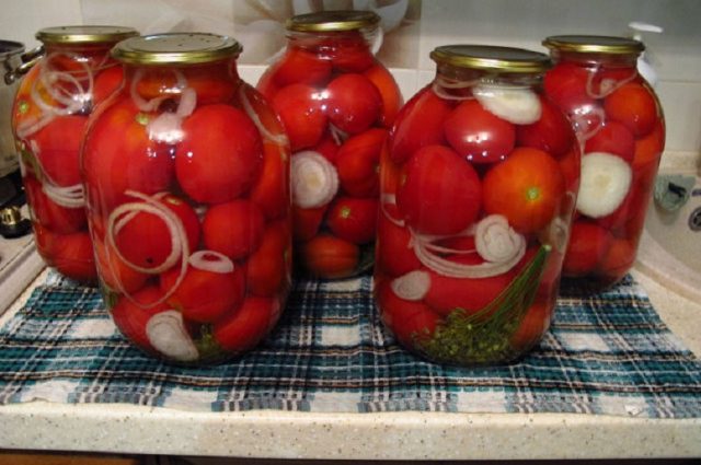 Pickled sweet and sour tomatoes