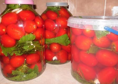 Pickled tomatoes for the winter in jars