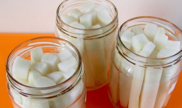 Pickled turnips: Korean recipes, fast food