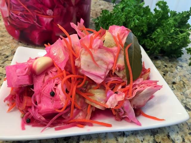 Pickling cabbage with chunks