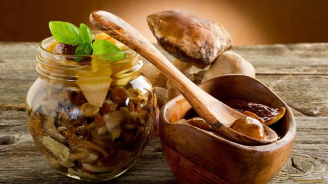 Pickling oil for the winter: recipes without sterilization