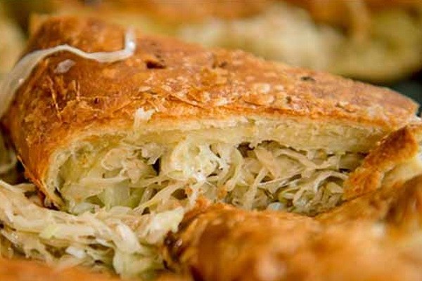 Pie with mushrooms: cooking recipes