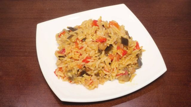 Pilaf with champignons: recipes with and without meat, step by step photos